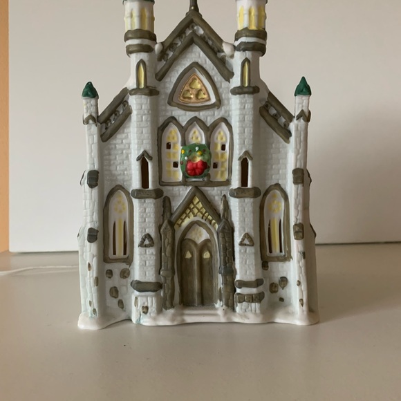 Vintage Collins  Christmas Holiday Lighted  Expression Ceramic Church - Picture 10 of 13